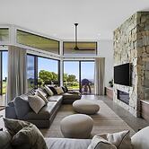 Scenic House With Private Yard & BBQ Area