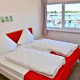 Ferienwohnung Am Yachthafen mit Balkon