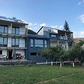 Vardeni Guest House