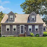 1 Mi to Dtwn Nantucket! Family Getaway w/ Deck
