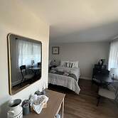 Lincoln House Motel