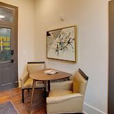 Near Med Centers: Historic Apt in Dtwn Florence!