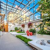 Shangri-La Jingyue Homestay