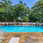 Apto com Piscina e Garagem Perto do Ibirapuera