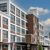 Landing Apartments Near Harbor Town
