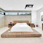 Luxury Pool Home - Downtown Brickell