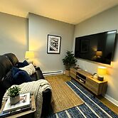 Historic Apt King Bed Workspace