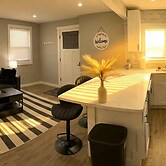 Sleek Modern Villa - Centrally Located