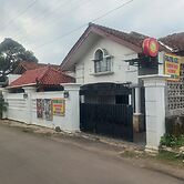 OYO 95179 Namira Guest House Syariah