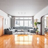 E-US SAKAEDORI HOUSE