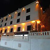 BY TASHAN GARDEN OTEL