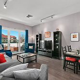 2BR Condo w Balcony Free Tix Walk to Downtown