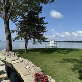 Lakeside Escape in Ramara