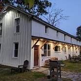 Hay Loft Apartment in Barn - Goshen