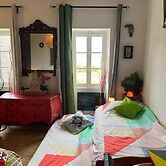 Les Petites Mirabelles