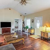 Screened Porch + Pool Access: Longs Golf Getaway