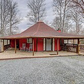 Pond On-site! Couples Escape 7 Mi to Hiwassee Lake
