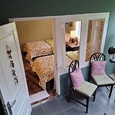 Parabonhaus Kopitiam - Bed & Breakfast