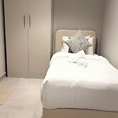 Liva Suites By Hostiva - Dubai South