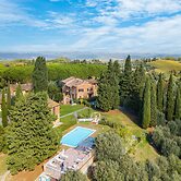 Charming Borgo Ciclamino Pool Activities