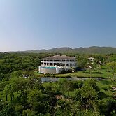 Expansive 6BR Estate Panoramic Sea Views Pool Resort Access