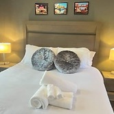 Reno Spa Studio With Hot Tub and Sauna