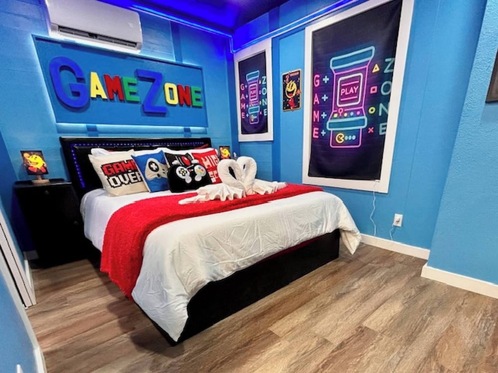 Gamezone With Pacma Arcade, Wifi, Free Parking