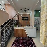 Shri Awadh Hotel