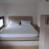 Luxar Room
