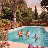Spacious 4BR w Pool Near Legoland Game Room