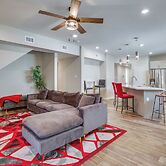 Sleek & Central! Houston Stay Near Med Center