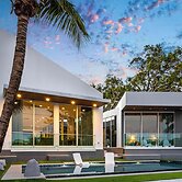 Signature Waterfront Villa by The Glamhomes