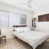 Burleigh Coastal Escape 4BR Home
