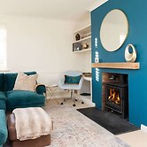 Sussex Escape for 8 With Hot Tub nr Goodwood