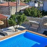Villa 4 Season Poolside Paradise in Crete