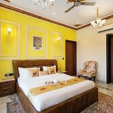 ELIVAAS Lakemount | 2 BHK with Pvt Pool at Fatehsagar Lake
