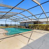 Lakefront 4BR Home With Pool, Outdoor Kitchen & Serene Florida Getaway