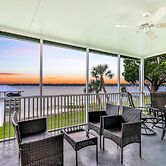 Dog-friendly Lakefront Home With Fast Wifi, Central AC, Patio, & Game 