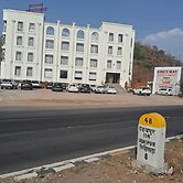 KING'SWAY HOTEL AND RESORT