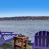 Walk to Beach! Scenic 'wine Studio' in Gig Harbor