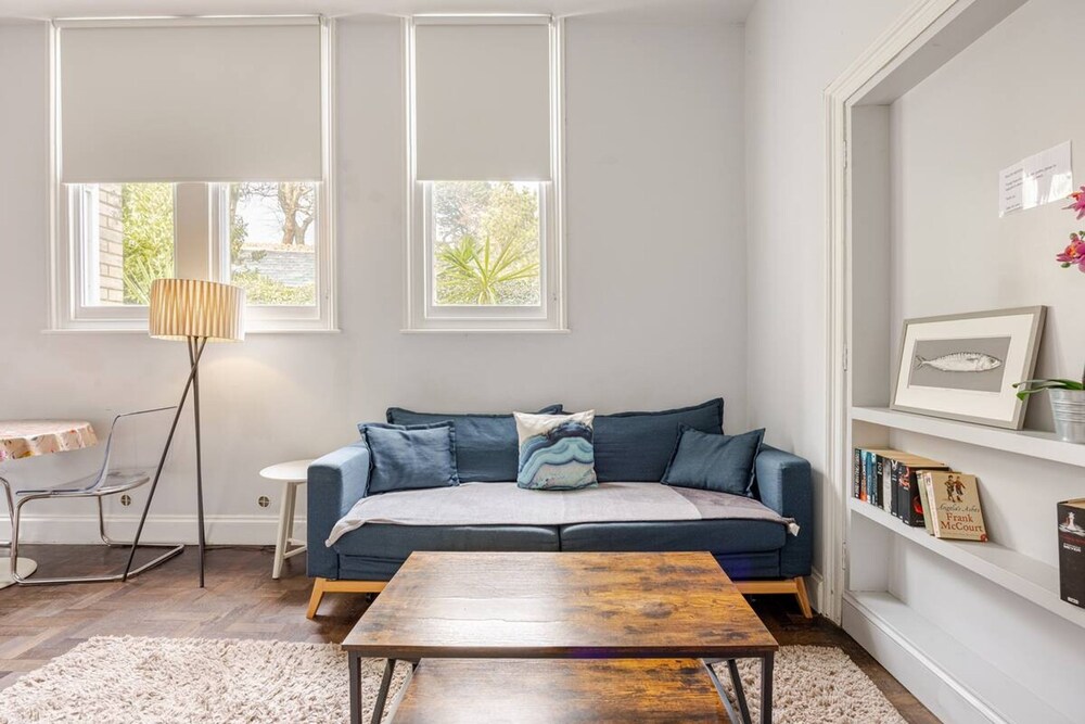 Converted Flat in Amazing Converted Schoolhouse Near Fowey Harbour
