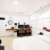 Hotel Brown Dot (Dongducheon Central Station)