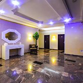 Grand Commodores Hotel And Suites
