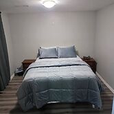 Bright & Cozy 2-bedroom Main Floor Suite