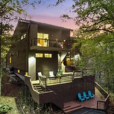 Waterfall Views Hot Tub Game Room Dog Friendly