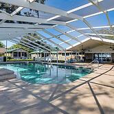 Lake View, Pool Access! Pet-friendly Hernando Stay