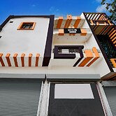 Deluxehotel O Amhat Sultanpur City