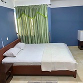 Onayaa Hotel