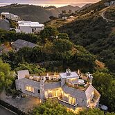 Le Petit Chateau du Jardin by Avantstay Hillside Malibu Retreat Pool +