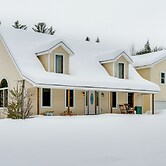 Explore the White Mountains! Spacious Rural Home